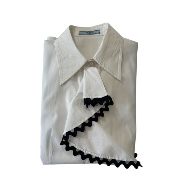 Prada Crisp White Poplin Tailored Ruffle Blue Navy Trim Shirt, 42/6 - Picture 10 of 11